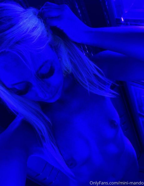 mini mando naked pornstar photos