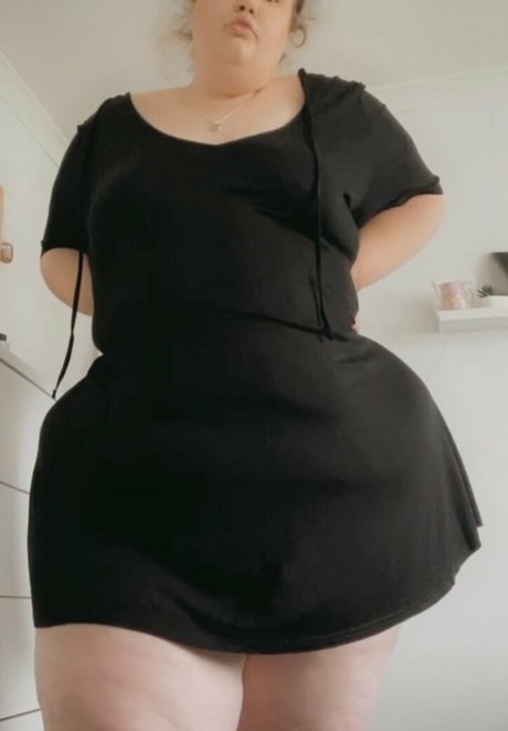 fatbunnyy model pretty img