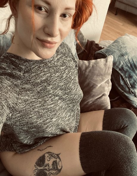 suzieks erotic actress picture