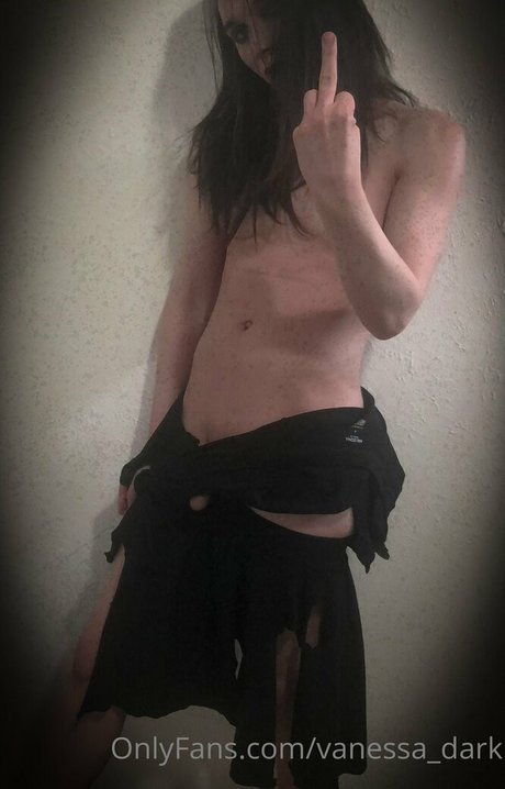 vanessa dark model nude pic