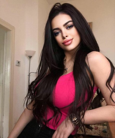 Maya Bulgarien pornstar erotic photo