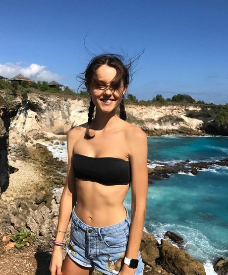 Isabelle Cornish adult actress gallery