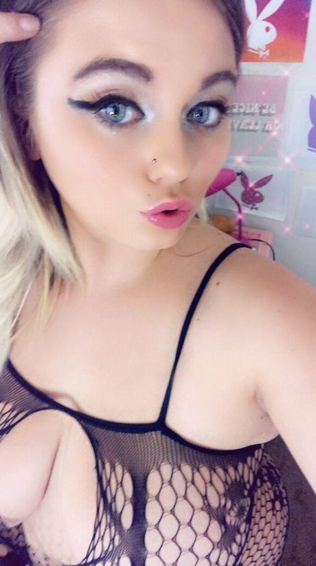 britanybomber naked model img