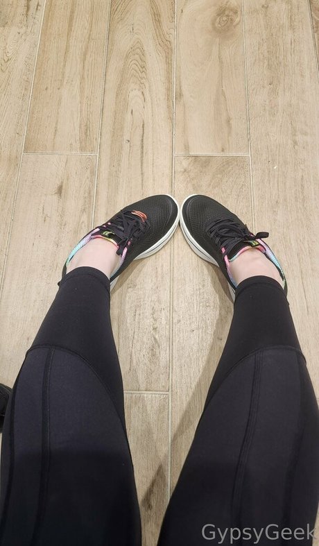 GypsyGeek model art images