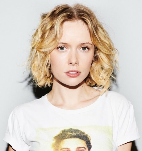 Amelia Eve xxx actress pictures