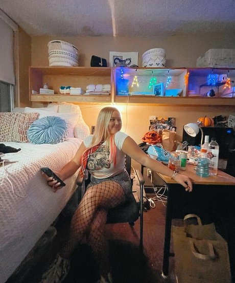 Peytn model beautiful photos