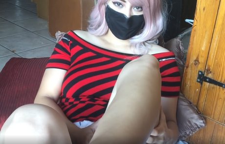 Haidi Feet Asmr naked model images