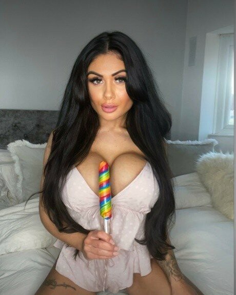 Linsay Streatfield nude star archive