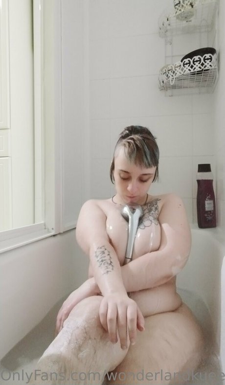 wonderlandkueen model image