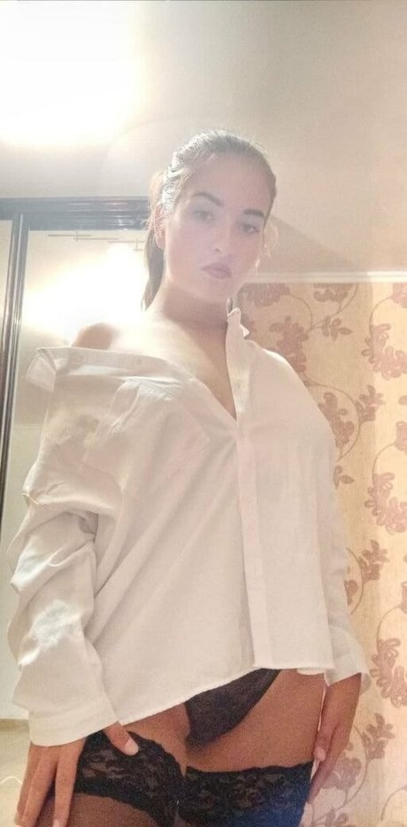 anyabrunette hot pornstar pic