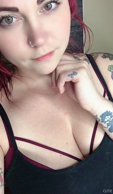 canadiancomiccutie model beautiful images