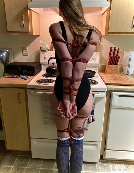 knottydevil star top pic