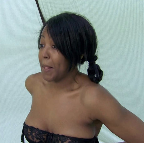 Angellica Bell art actress pic