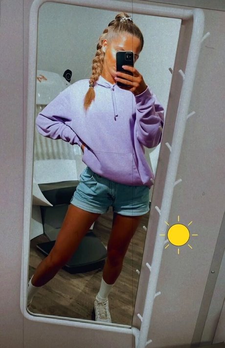 Olgaptko_ nude model images