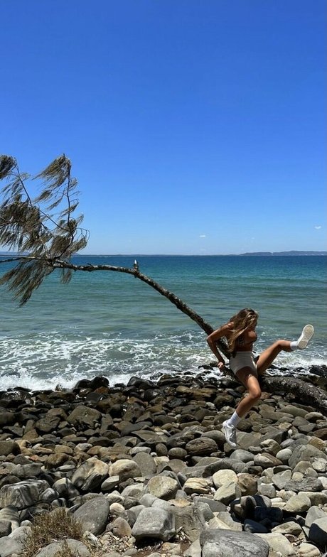 Georgia Hassarati star hot picture