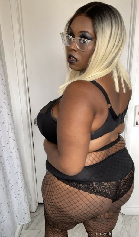 GoddessCocoaLuna art star galleries