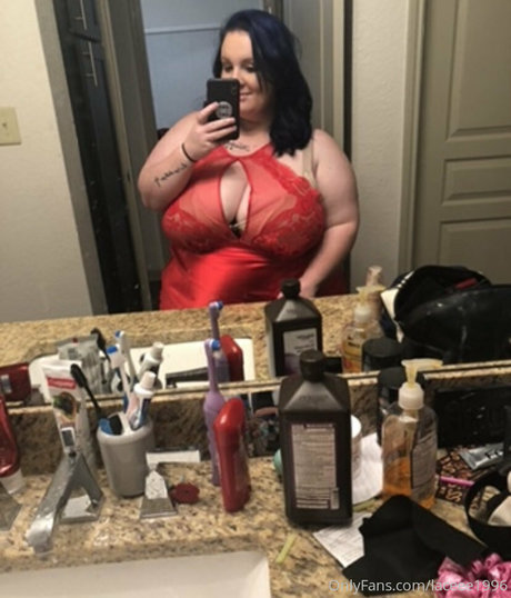 laceee1996 porn model archive