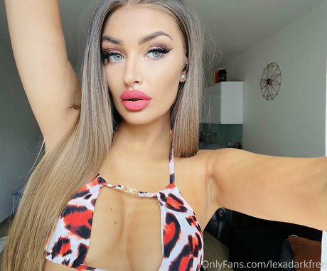 lexadarkfree high quality model picture