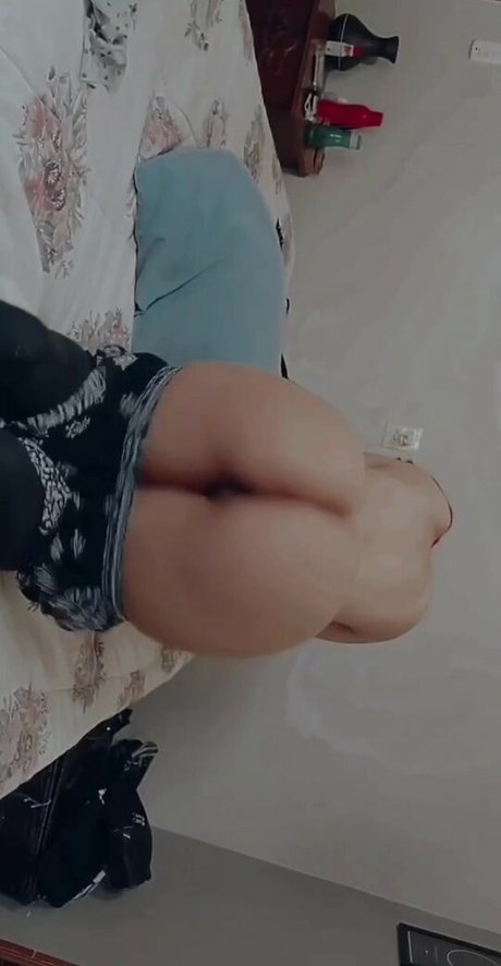 Julia Frost star pretty photo