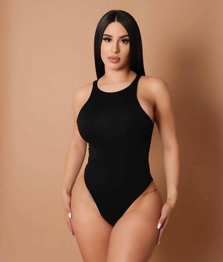 Jasleen Brar star hot img