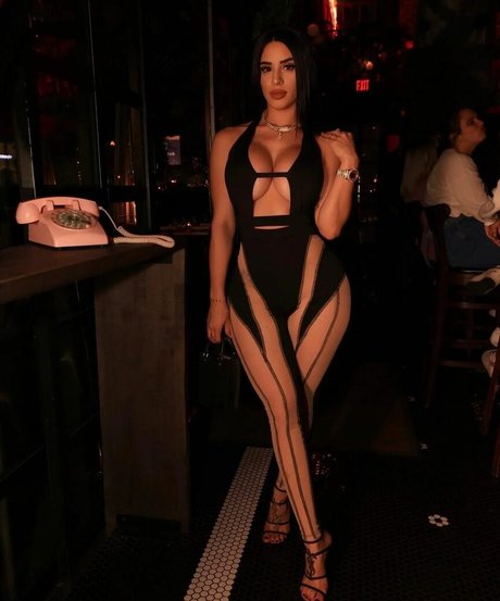 Jasleen Brar nude model photos