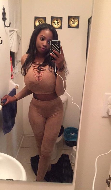 Itstaviaa Profile pic