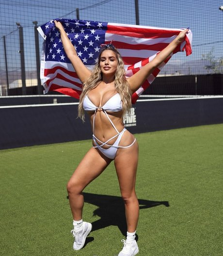 chantelzales pornographic model img