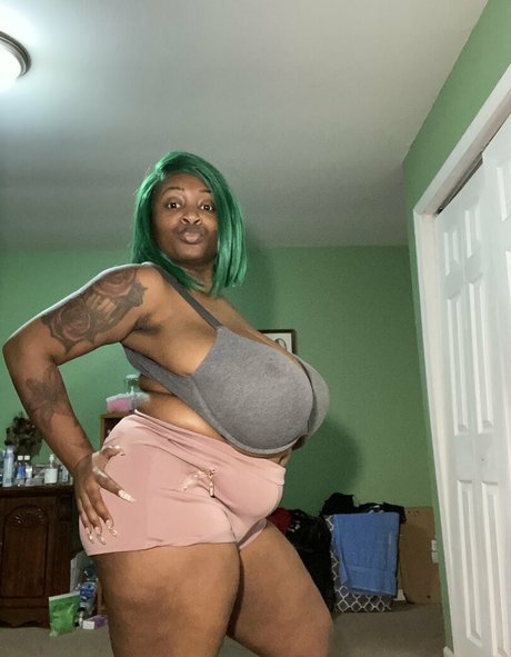 famousstarkmarie pornstar exclusive photos