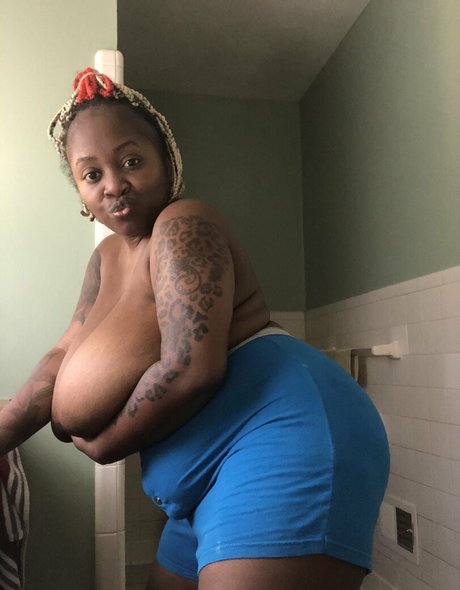 famousstarkmarie model porn image