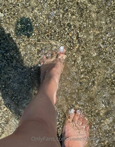 sweetfeetchannel sexy model picture