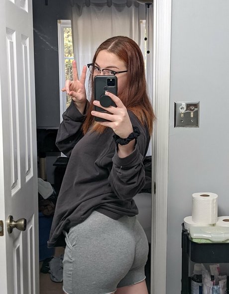 blynneolivia beautiful actress img