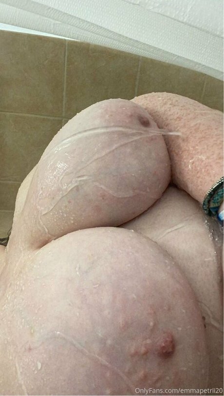 emmapetrii20 naked pornstar photos