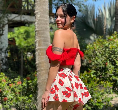 Paula Buenavida model top pics