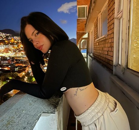 Paula Buenavida nude model pics