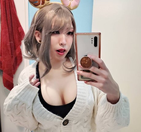 Cloudyninecos xxx actress picture