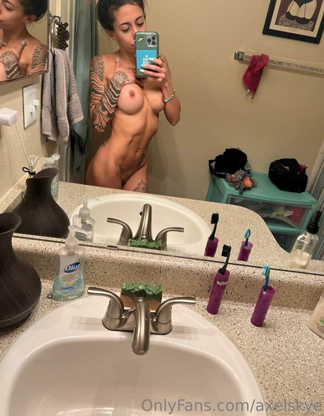 axelskye model porn pics