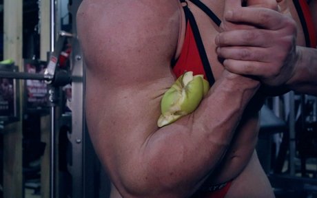 Lisa Cross pornstar beautiful photos