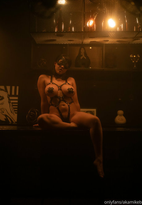 akamikebphoto hot actress image