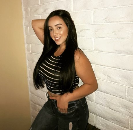 Alissandra Segura perfect model img