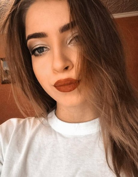 mirafitch model high quality picture