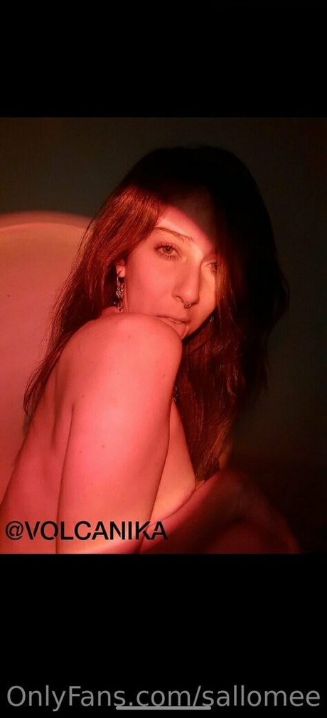 sallomee top model img