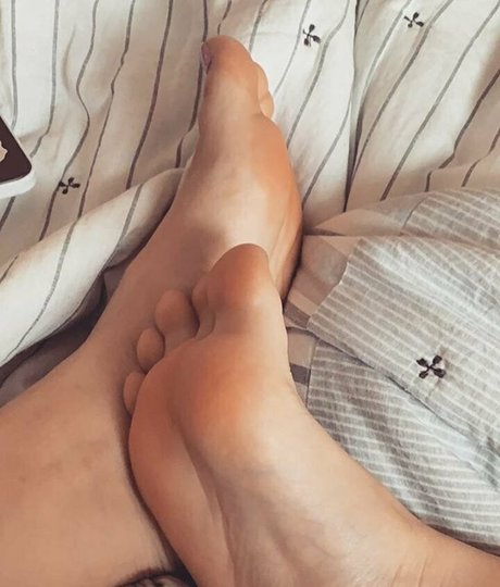 foxelly18 actress photos