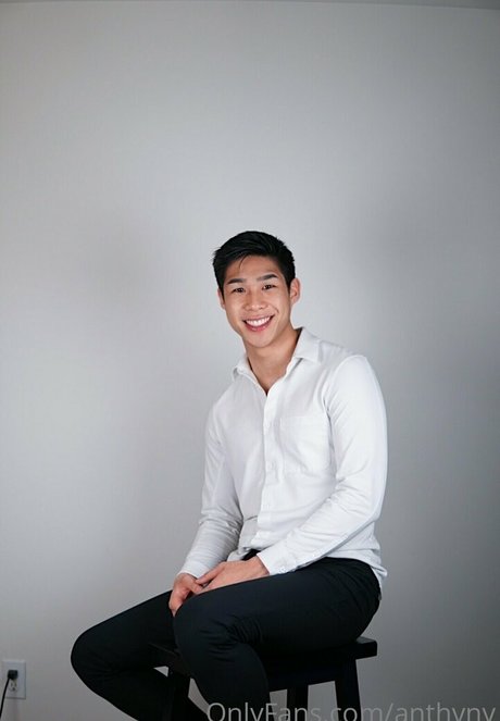 anthvny sexy actress img