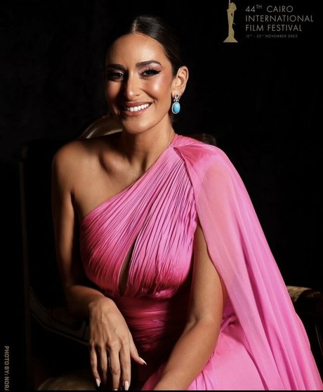 Amina Khalil model erotic img