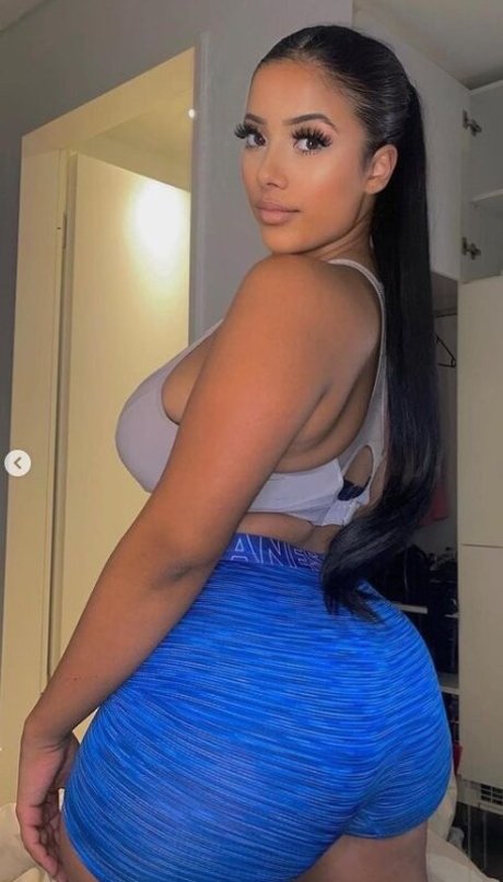 viyalyn xxx model archive