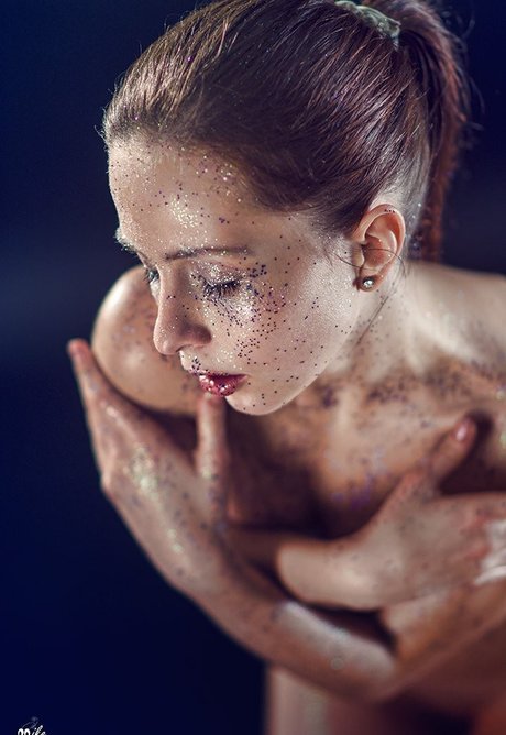 Alina Nesterova naked star img