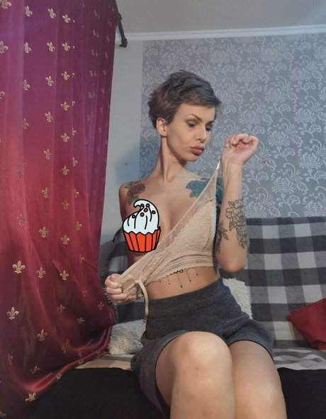 elenahug pornstar nude gallery