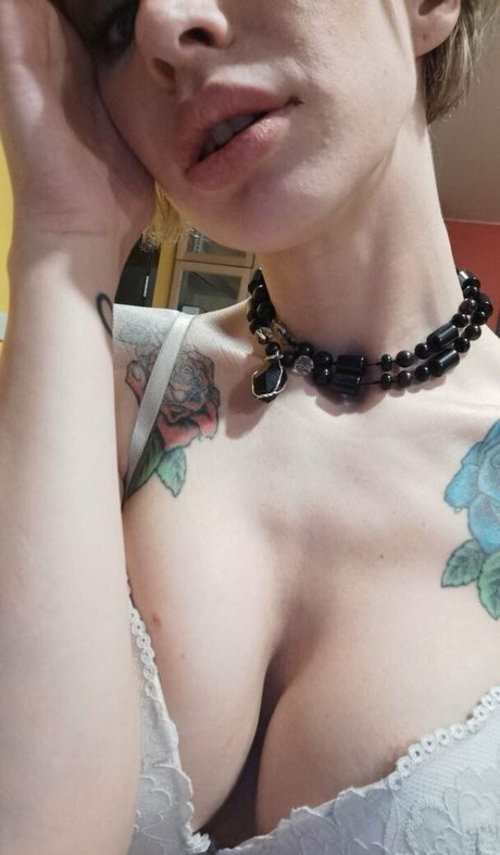 elenahug adult star image