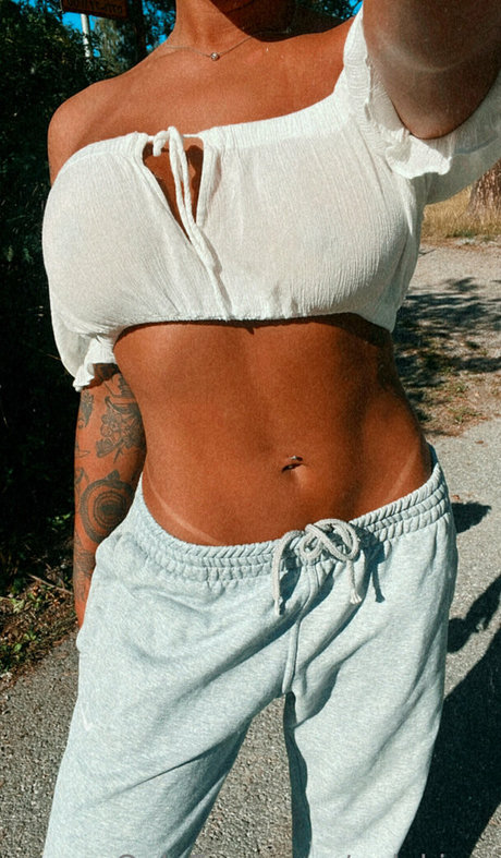 onlykimc model porn gallery