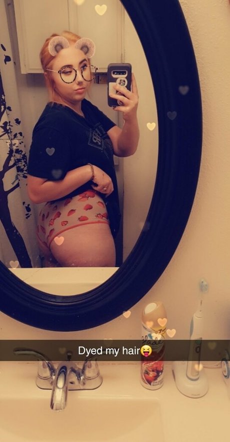 gothickitti naked model photos